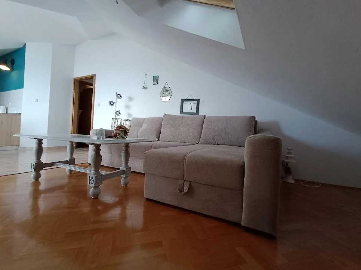 Sea View Apartment With Swimming Pool Near Beach