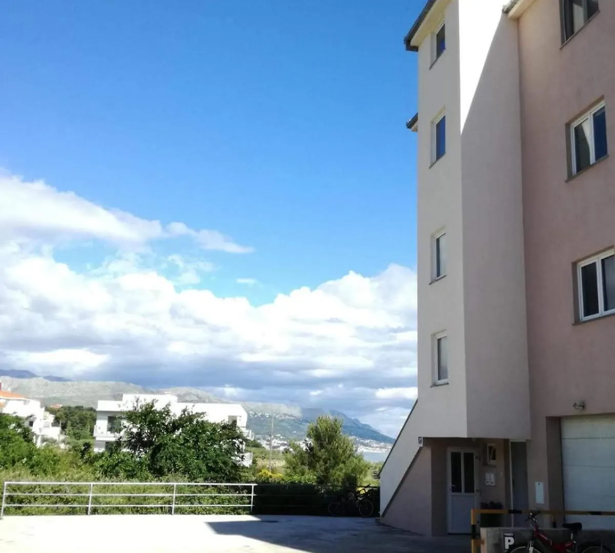 Sea View Apartment With Swimming Pool Near Beach Croatia