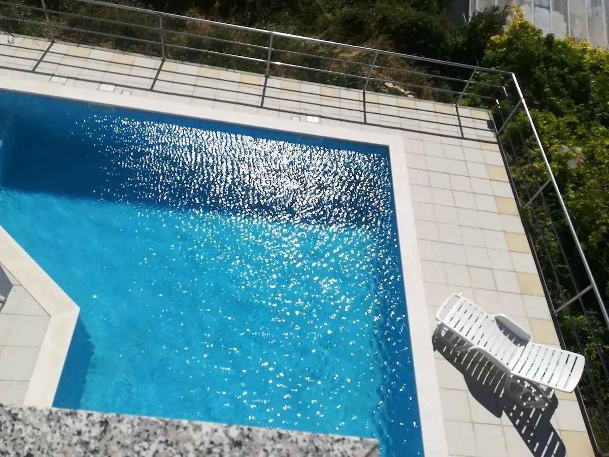 Sea View Apartment With Swimming Pool Near Beach Split