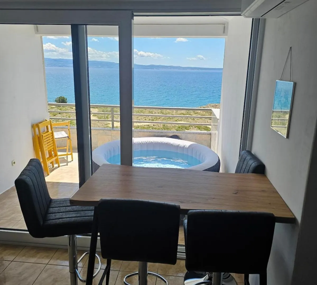 Sea View Apartment With Swimming Pool Near Beach 0*, Split