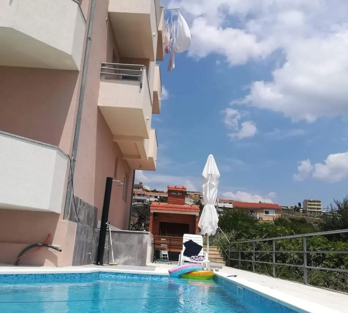 Sea View Apartment With Swimming Pool Near Beach Split